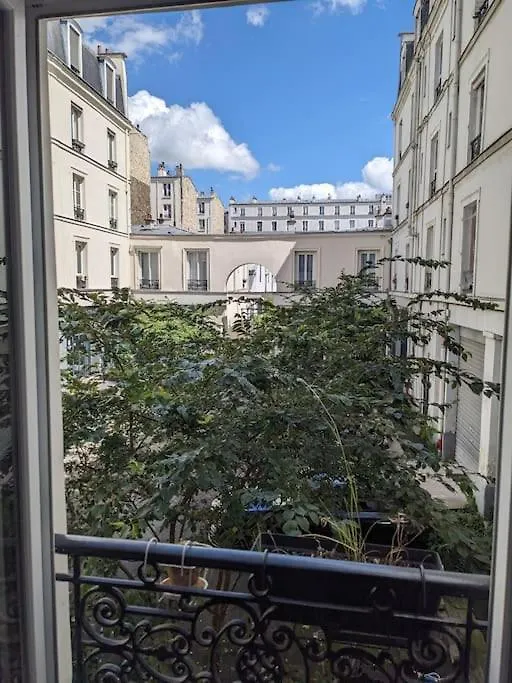 Chambre Double Chez L'Occupant Au Sein D'Un Appartement Calme Et Tres Bien Situe Paris Homestay